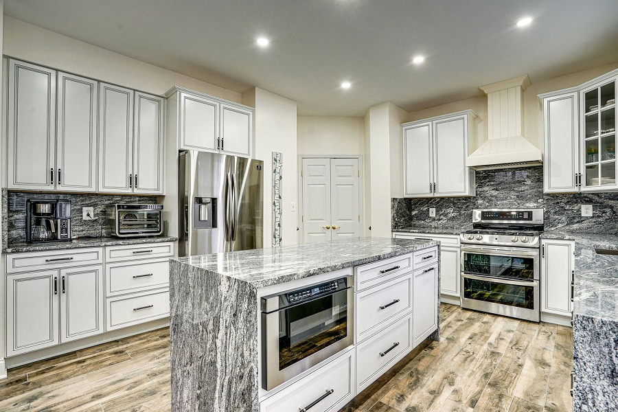 Transform Your Kitchen with Everest Granite & Remodeling